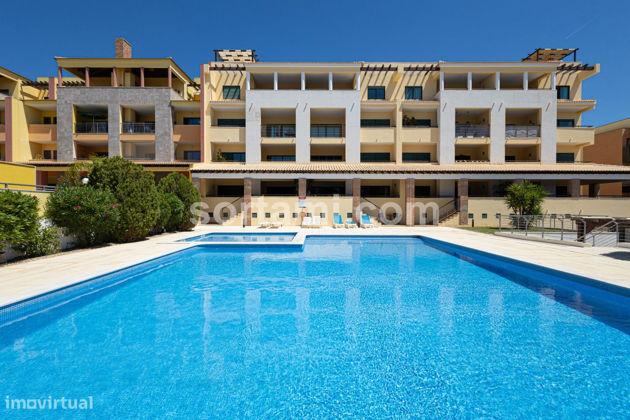 2 bedrooms Penthouse in Quarteira, Portugal No. 106431