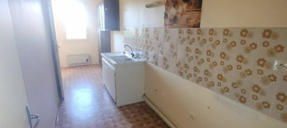 Квартира с 3 спальнями в Ла Ферте-су-Жуар, Франция № 124905 3