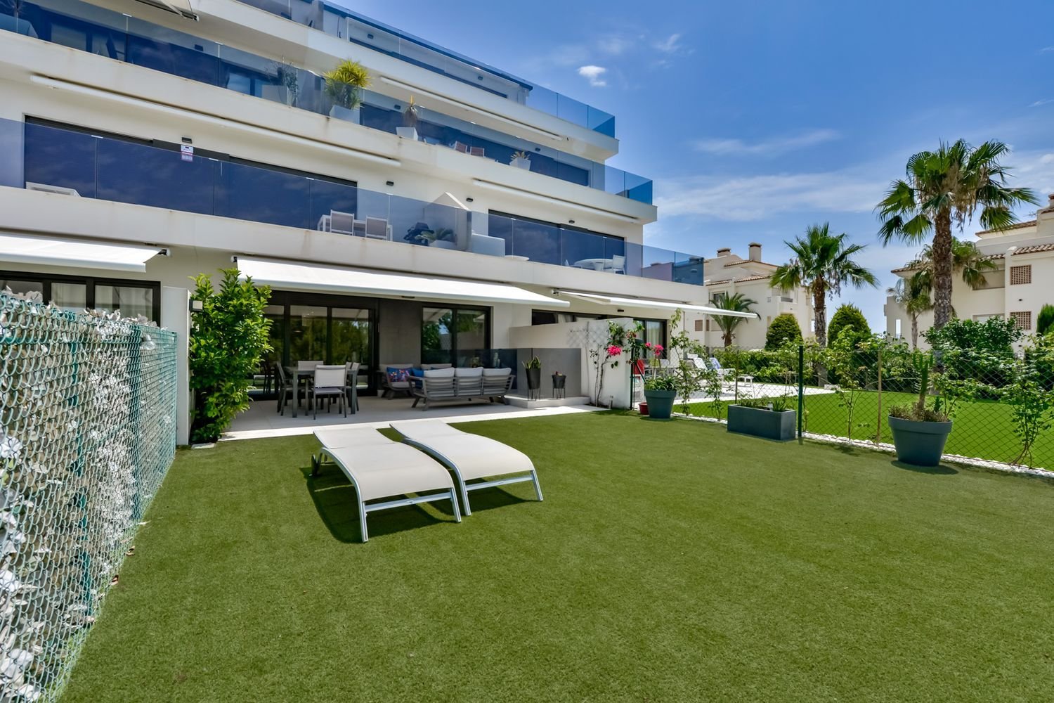 Dúplex de 3 dormitorios en Golf Bahia, Spain No. 160443