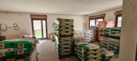 Gewerbliche Immobilie in Rieti, Italy 110m², Nr. 354712 2