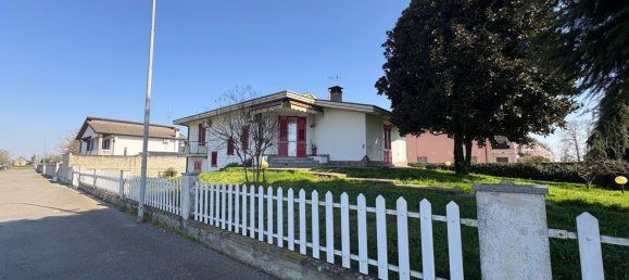 3 rooms Villa in Sannazzaro de' Burgondi, Italy No. 18962 26