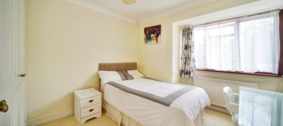 3 bedrooms Apartment in London, United Kingdom No. 11635 11