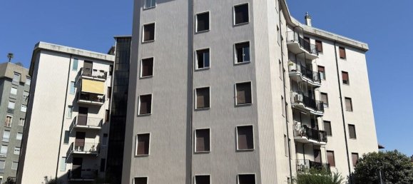 2 rooms Apartment in Monza, Italy No. 334568 10