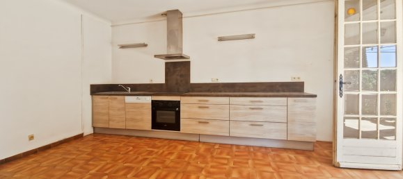 3 bedrooms House in Uzes, France No. 298324 7