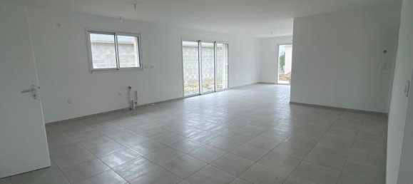 Дом с 3 спальнями в станция Сен-Пьер-ла-Кур, Франция № 283688 11