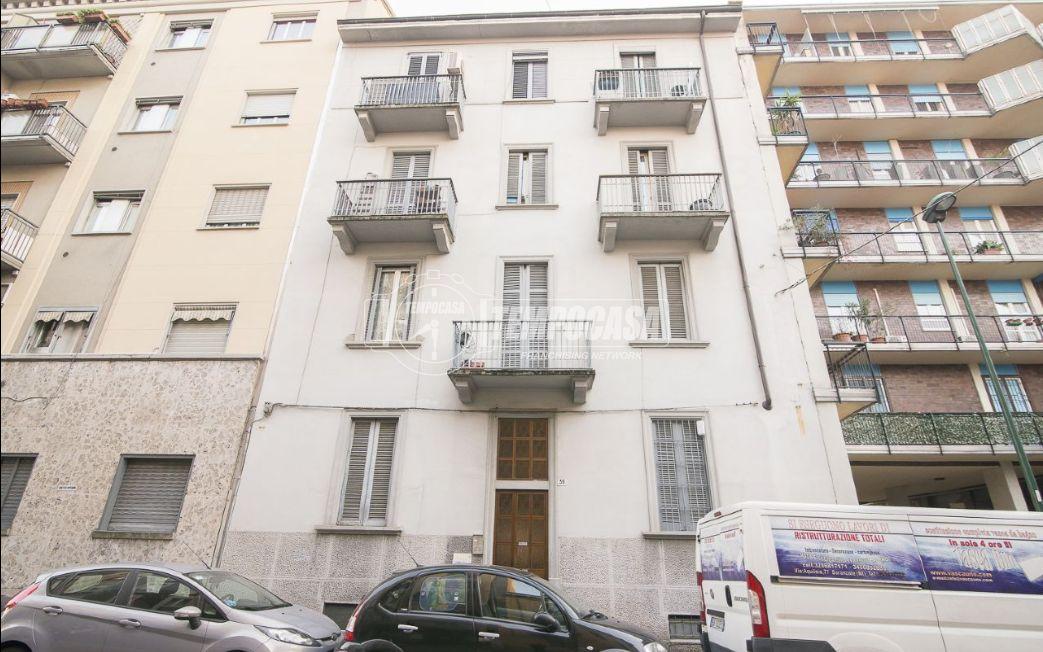 Квартира с 2 комнатами в Сесто Сан Джованни, Италия № 152854