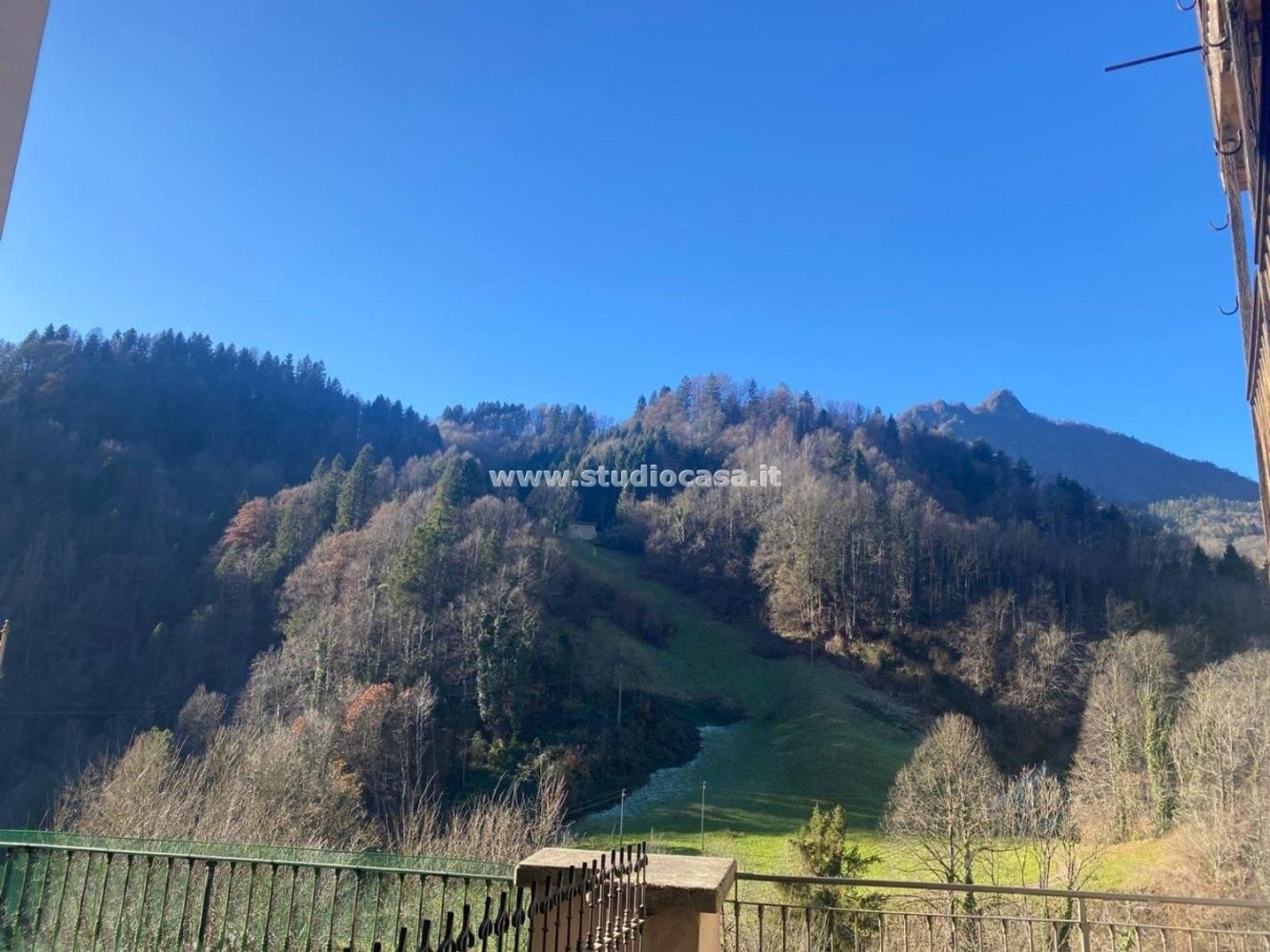 Apartamento de 2 habitaciónes en Averara, Italy No. 150554