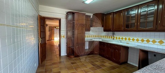 3 bedrooms House in Caldas da Rainha, Portugal No. 17297 14