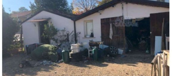 4 bedrooms House in Nocciano, Italy No. 376906 8