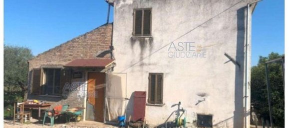 4 bedrooms House in Nocciano, Italy No. 376906 27