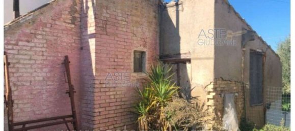 4 bedrooms House in Nocciano, Italy No. 376906 14