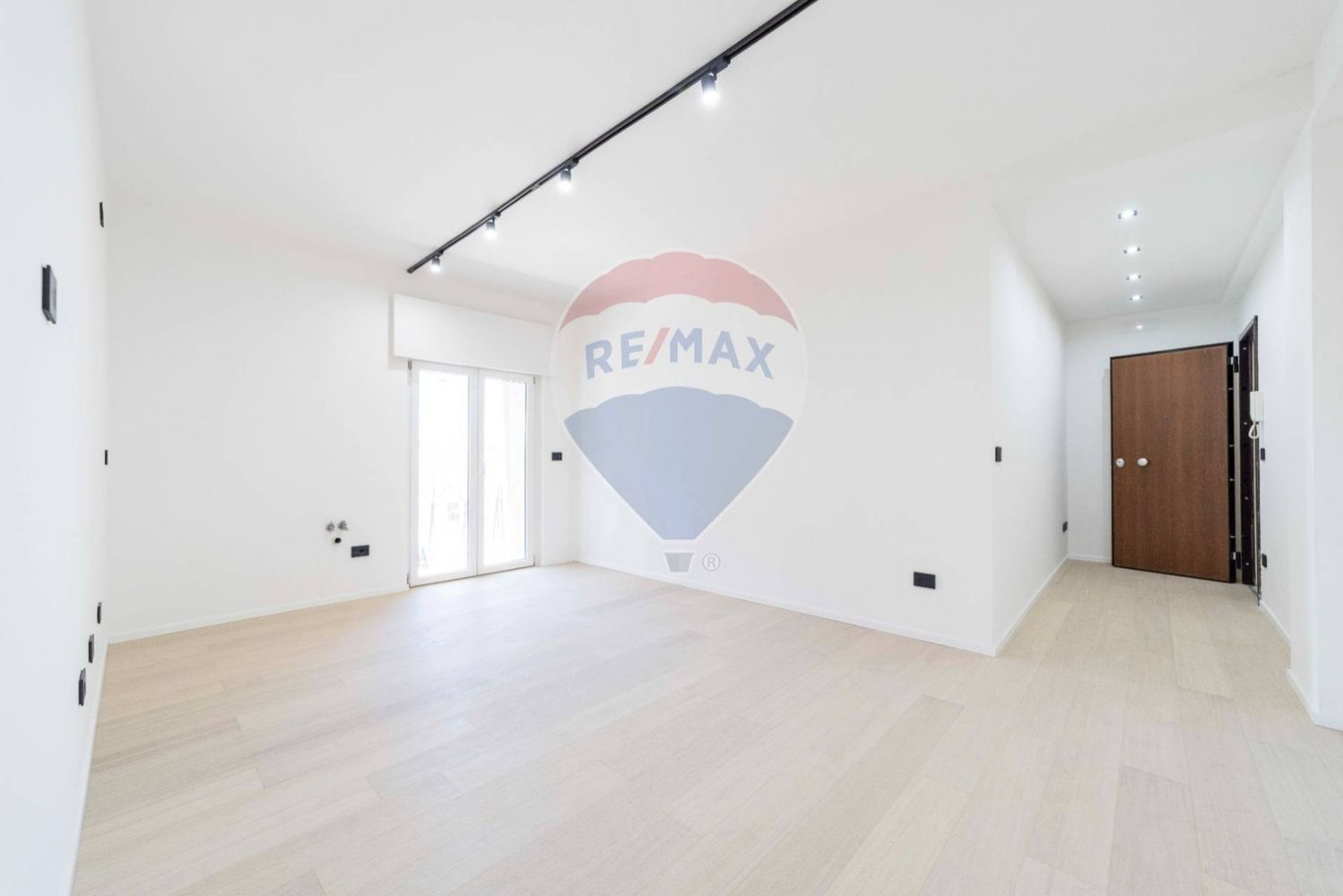 2 bedrooms Apartment in Bari, Italy No. 391138