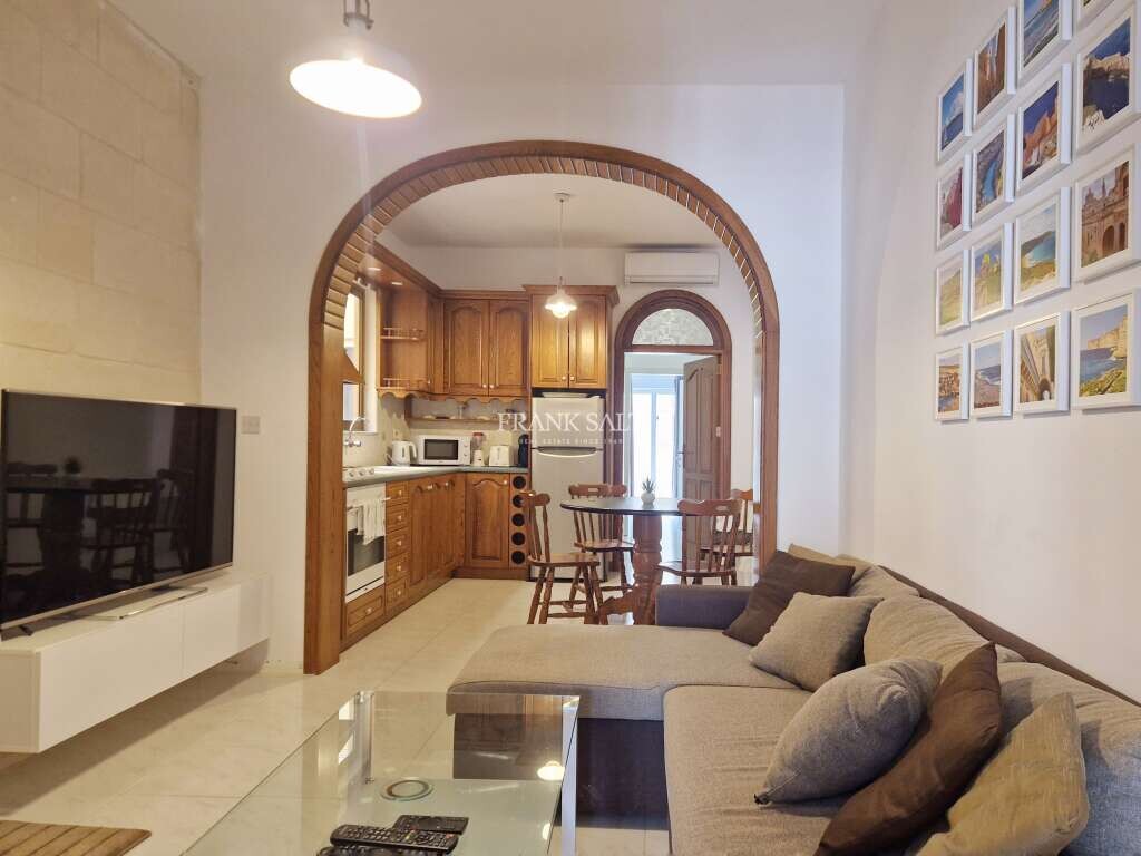 2 bedrooms Apartment in Marsalforn, Malta No. 11595