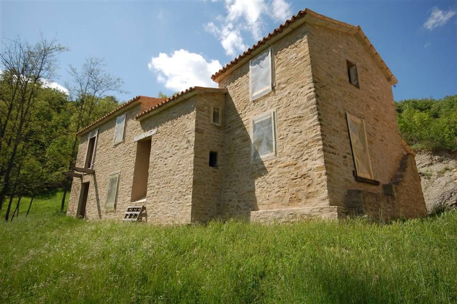 4000m² Commercial property in Sant'Agata Feltria, Italy No. 164113