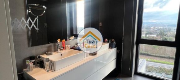 3 bedrooms House in Guimaraes, Portugal No. 37991 18