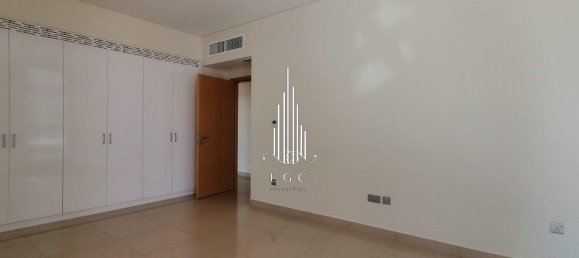 Apartamento de 3 dormitorios en Al Khalidiya, UAE No. 56161 6
