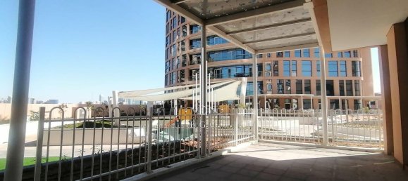 Apartamento de 3 dormitorios en Al Khalidiya, UAE No. 56161 23