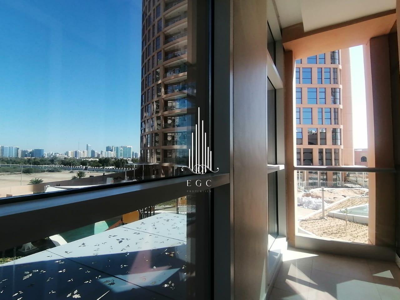 Apartamento T3 em Al Khalidiya, UAE N.º 56161