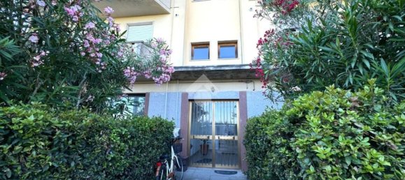 4-salle Appartement à Ponsacco, Italy No. 143974 23