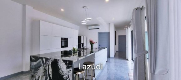 4 bedrooms Villa in Pattaya, Thailand No. 23440 7