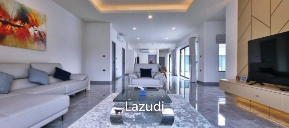 4 bedrooms Villa in Pattaya, Thailand No. 23440 4