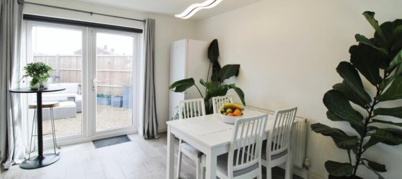 2 bedrooms Commercial property in Camberley, United Kingdom No. 10760 7