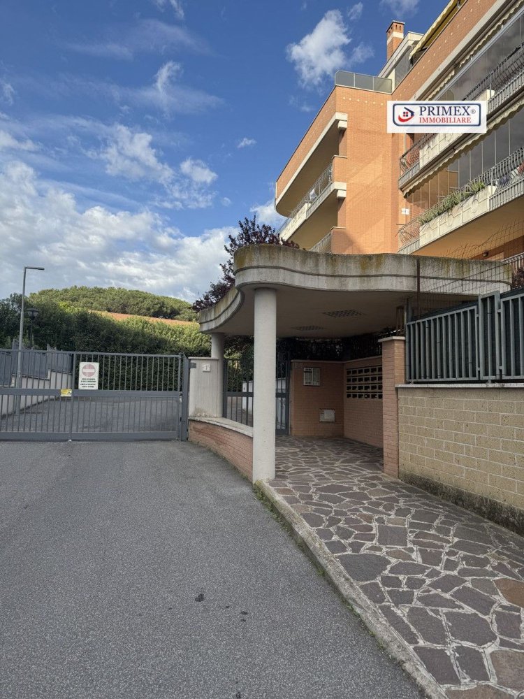 Квартира с 2 спальнями в Рим, Италия № 389611