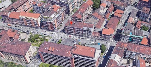 1 bedroom Apartment in Turin, Italy No. 12240 6