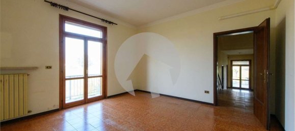 Дом с 9 комнатами в Сан Бенедетто По, Италия № 148812 9