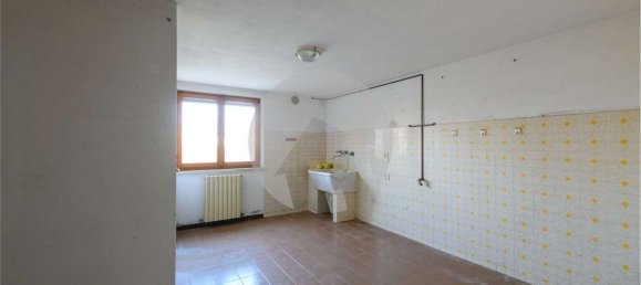 Дом с 9 комнатами в Сан Бенедетто По, Италия № 148812 16