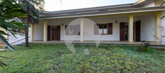 Дом с 9 комнатами в Сан Бенедетто По, Италия № 148812 22