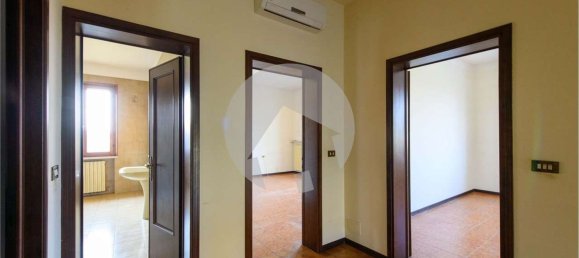 Дом с 9 комнатами в Сан Бенедетто По, Италия № 148812 8