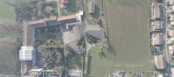 Дом с 9 комнатами в Сан Бенедетто По, Италия № 148812 26