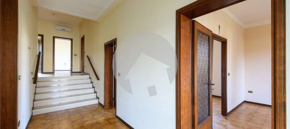 Дом с 9 комнатами в Сан Бенедетто По, Италия № 148812 31