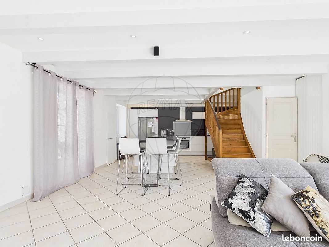 3 Schlafzimmer Haus in Soubise, France, Nr. 340130