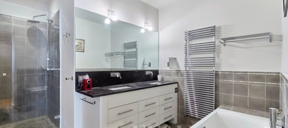 3 bedrooms Apartment in Paris, France No. 180953 14