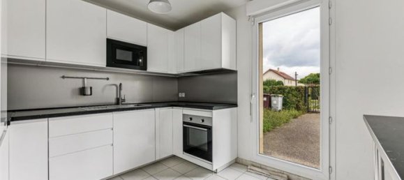 4 bedrooms House in Chanteloup-en-Brie, France No. 282139 3