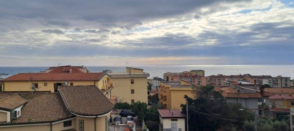 4 bedrooms Apartment in Catanzaro, Italy No. 165052 11