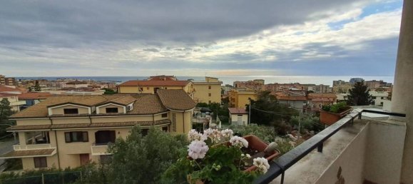 4 bedrooms Apartment in Catanzaro, Italy No. 165052 14