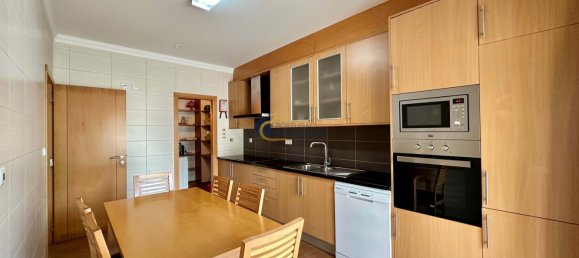 3 bedrooms Villa in Guia, Portugal No. 30820 16