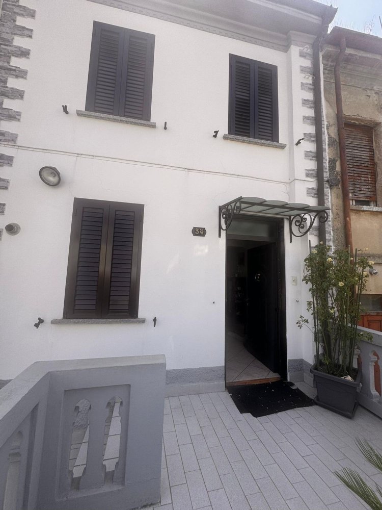 4 bedrooms House in Cigognola, Italy No. 389421