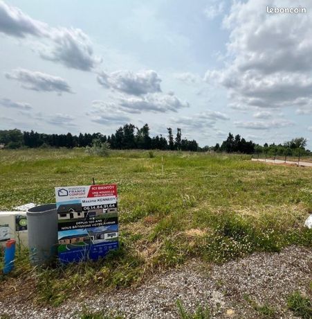 600m² Land in Emmerin, France No. 280934