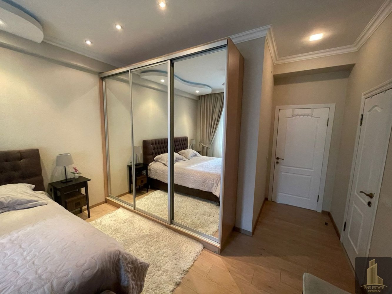 4 bedrooms House in Sabail, Azerbaijan No. 1680