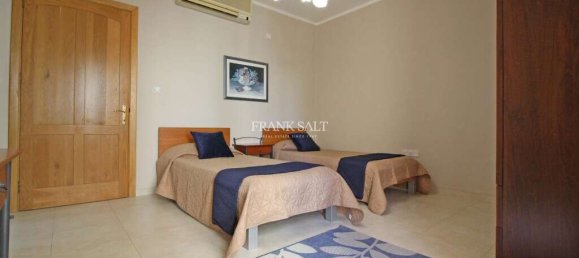 4 bedrooms Apartment in Sliema, Malta No. 3224 16