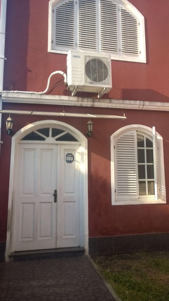 4 bedrooms House in Avellaneda, Argentina No. 73115