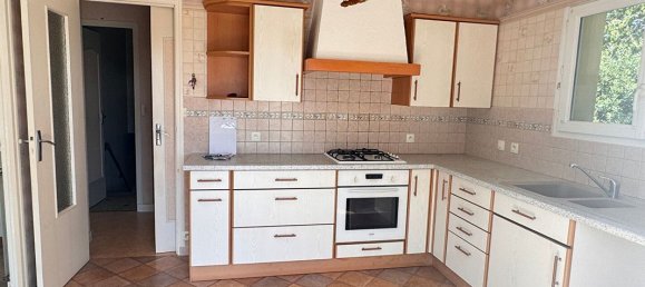 3 Schlafzimmer Haus in Tonnay-Charente, France, Nr. 294008 2