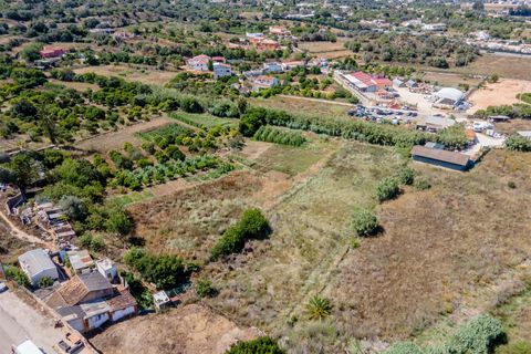 136m² Land in Alvor, Portugal No. 303414