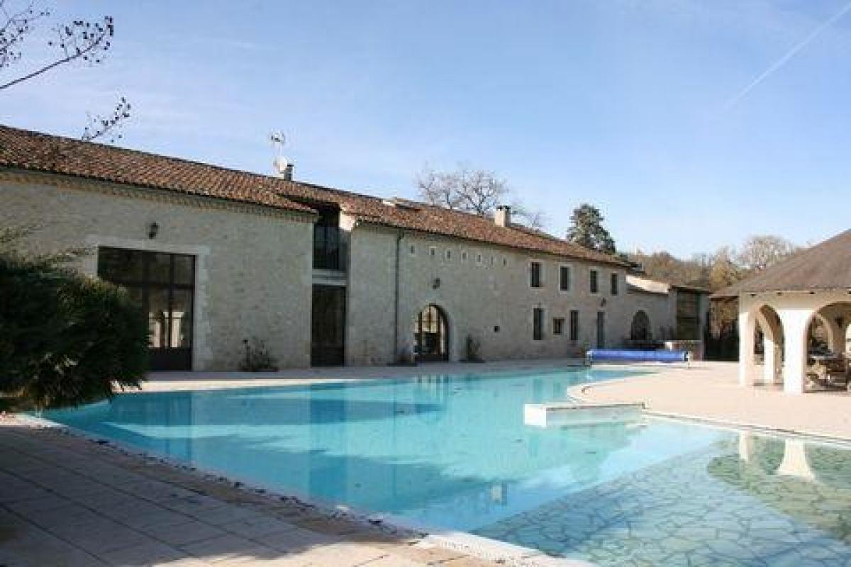 9 bedrooms House in Lectoure, France No. 32545