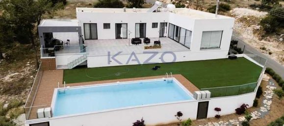 Коммерческая недвижимость с 4 спальнями в Суни-Занакья, Кипр № 13526 16