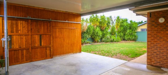 6 bedrooms House in Deniliquin, Australia No. 967 13